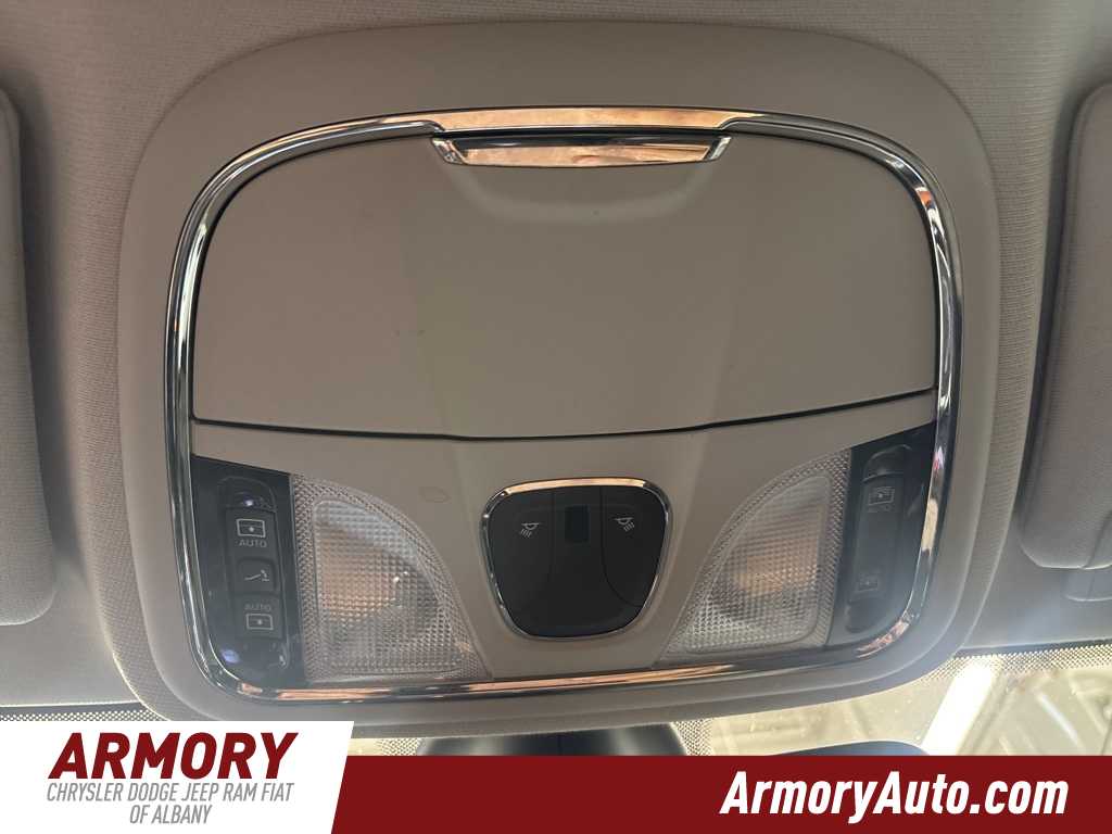 Thumbnail: 2019 Jeep Cherokee - 24