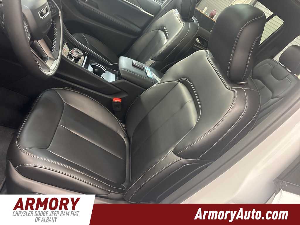 Thumbnail: 2025 Jeep Grand Cherokee - 10