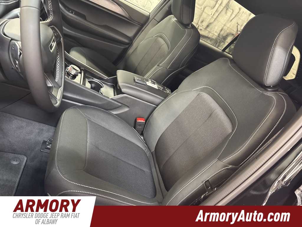 Thumbnail: 2025 Jeep Grand Cherokee - 11