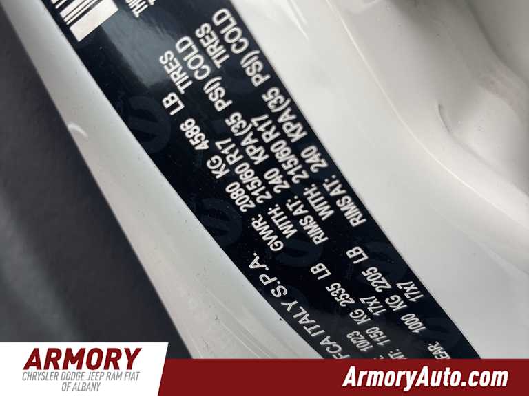 Thumbnail: 2023 Jeep Renegade - 41