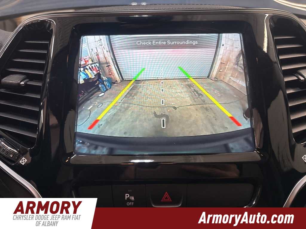 Thumbnail: 2019 Jeep Cherokee - 18