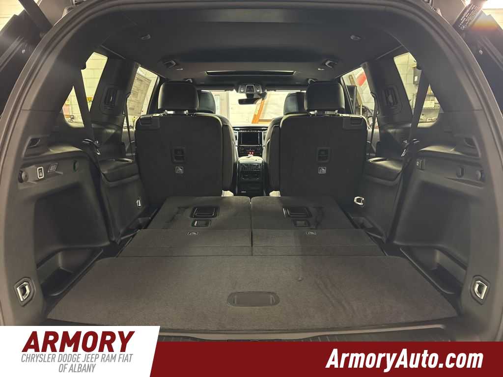 Thumbnail: 2025 Jeep Grand Cherokee L - 30