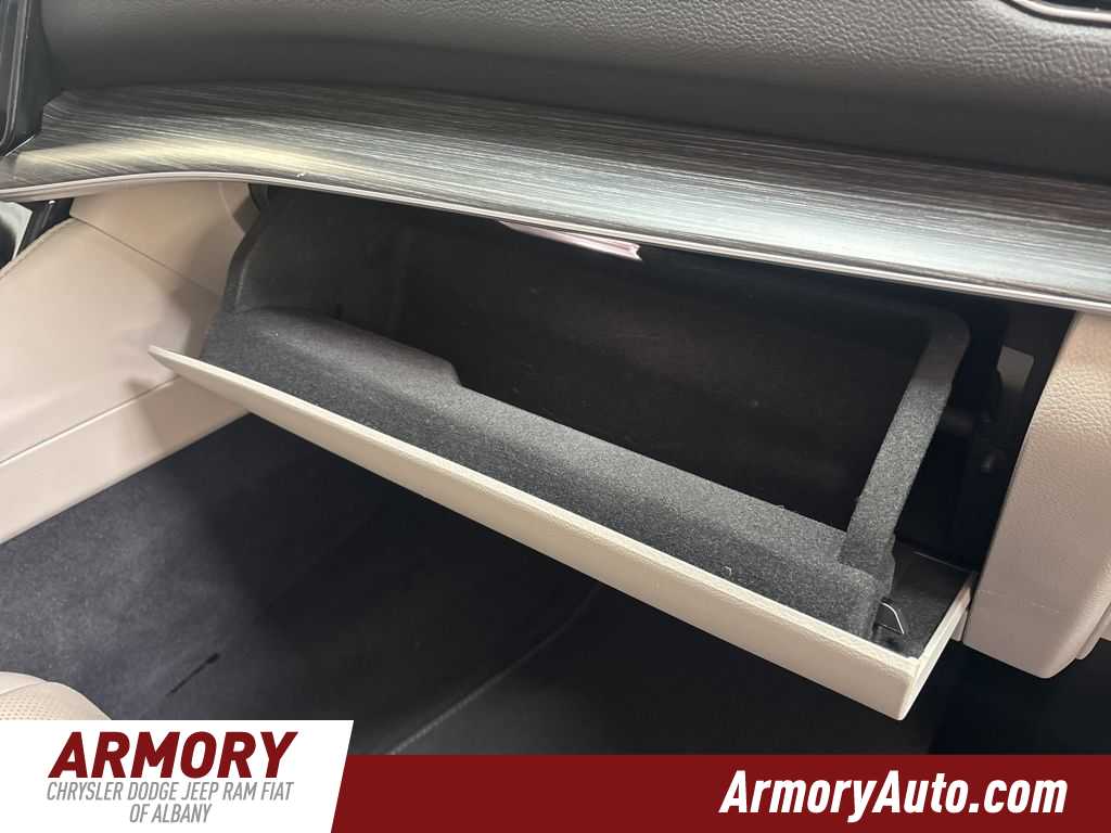 Thumbnail: 2023 Jeep Wagoneer - 46