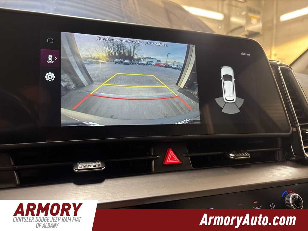 Thumbnail: 2023 Kia Sportage - 19