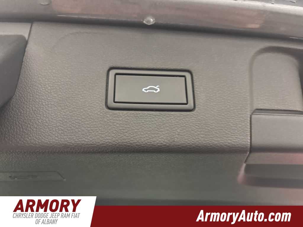 Thumbnail: 2018 Volkswagen Atlas - 32