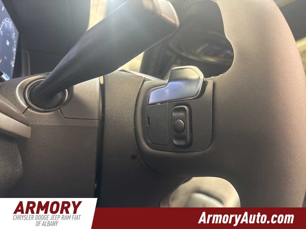 Thumbnail: 2025 Jeep Grand Cherokee - 12