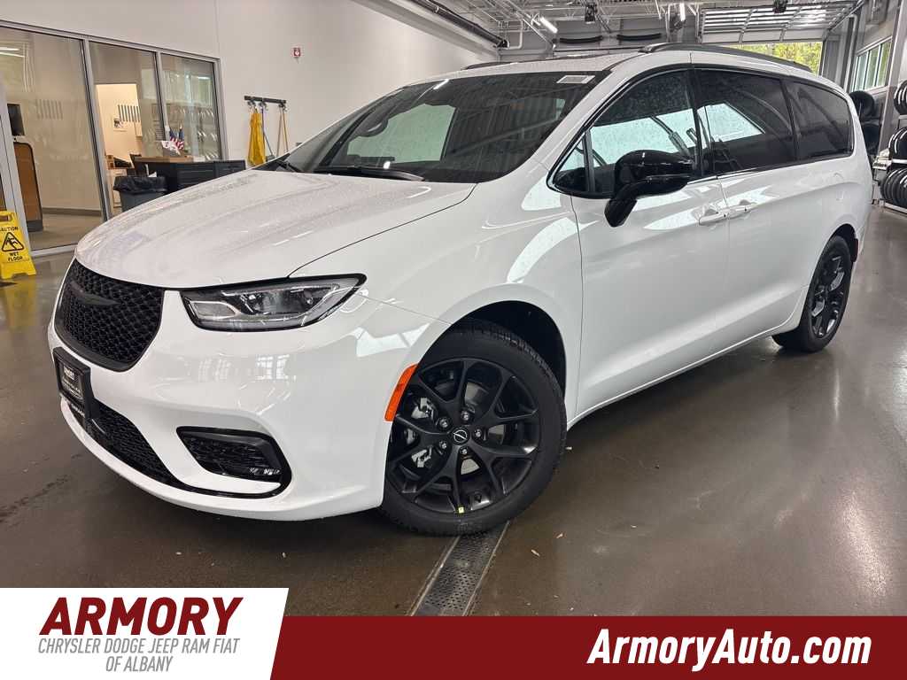 Thumbnail: 2026 Chrysler Pacifica - 1