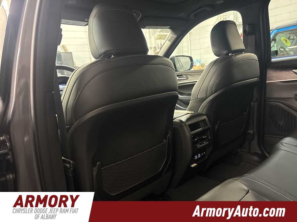 Thumbnail: 2025 Jeep Grand Cherokee - 24