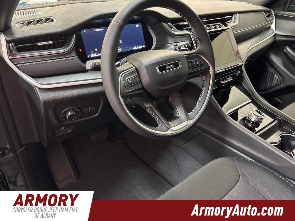 Thumbnail: 2025 Jeep Grand Cherokee - 9