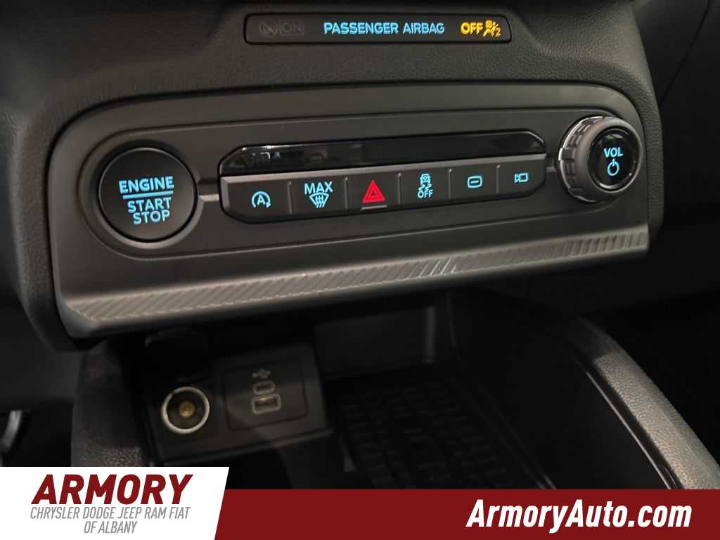 Thumbnail: 2025 Ford Bronco Sport - 18