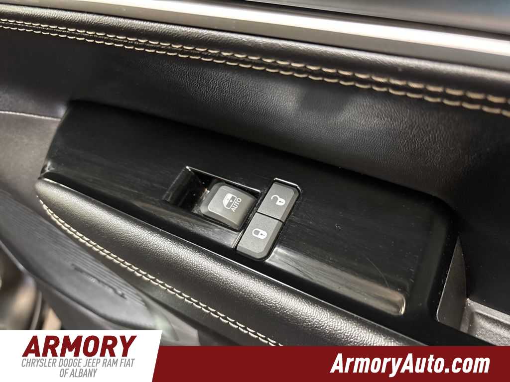 Thumbnail: 2024 Jeep Wagoneer - 43