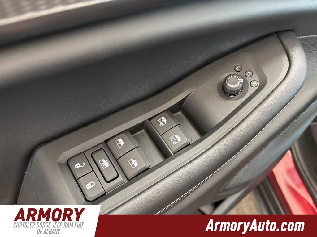 Thumbnail: 2025 Jeep Grand Cherokee - 8