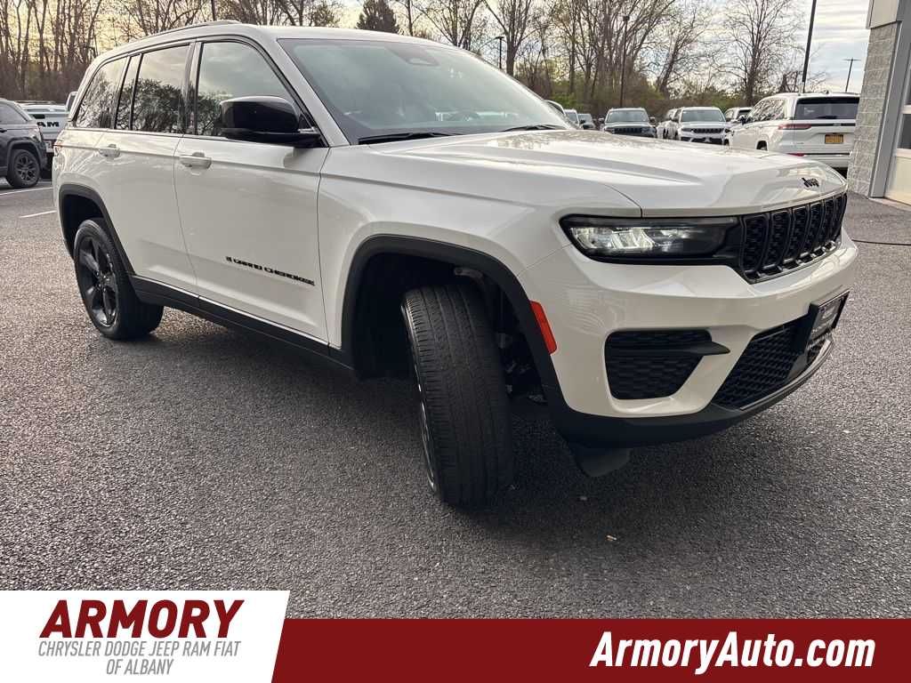 Thumbnail: 2023 Jeep Grand Cherokee - 3