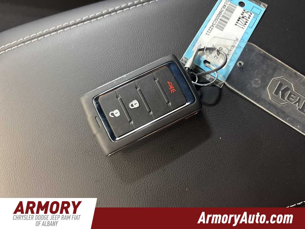 Thumbnail: 2025 Jeep Grand Cherokee - 16