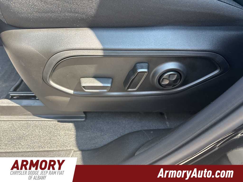 Thumbnail: 2025 Jeep Grand Cherokee L - 13