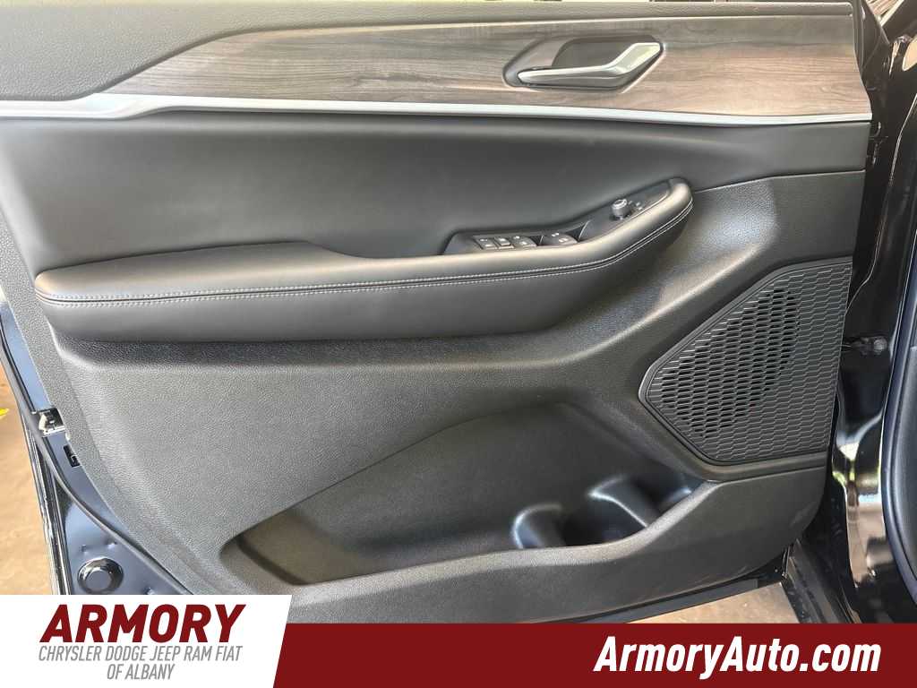 Thumbnail: 2026 Jeep Grand Cherokee - 7