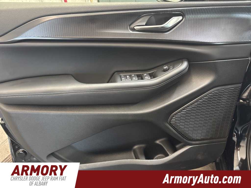 Thumbnail: 2025 Jeep Grand Cherokee - 7