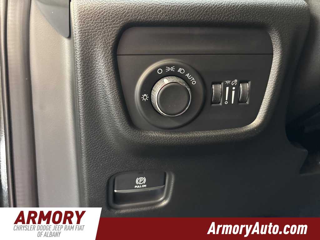 Thumbnail: 2025 Jeep Grand Cherokee - 10