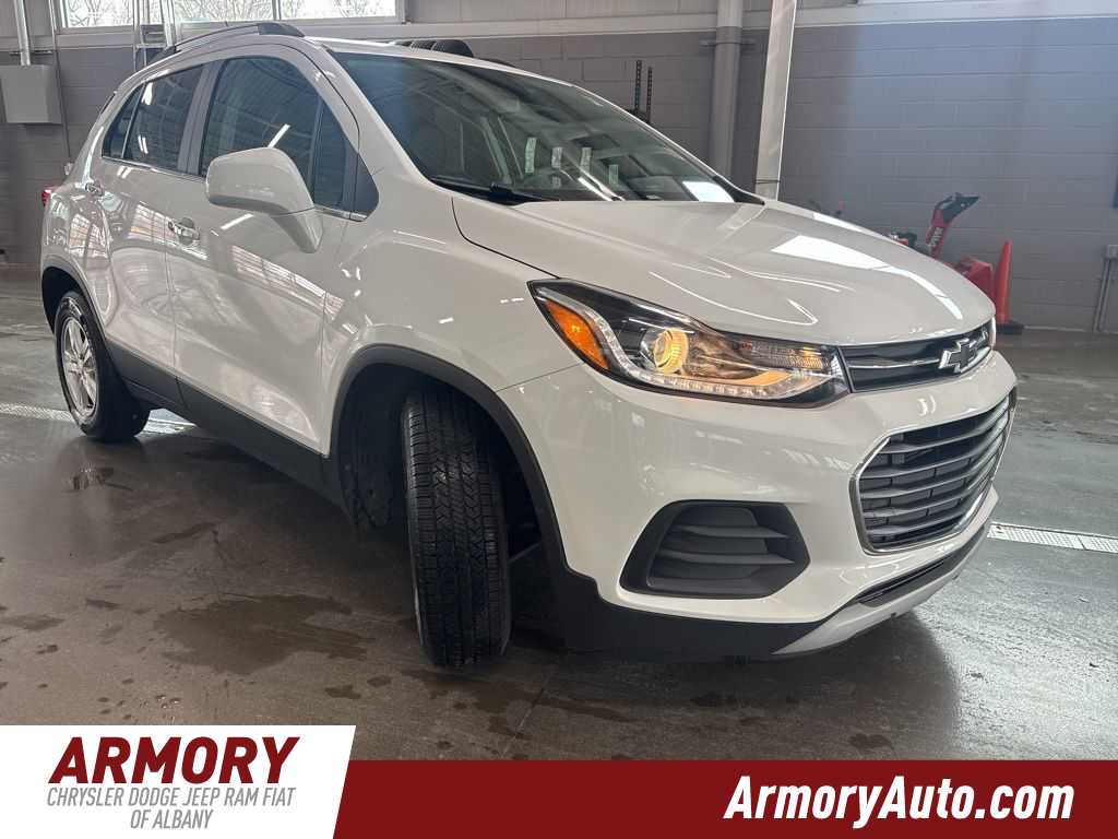 Thumbnail: 2020 Chevrolet Trax - 3