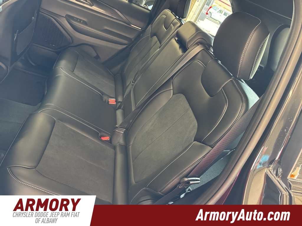 Thumbnail: 2025 Jeep Grand Cherokee - 25