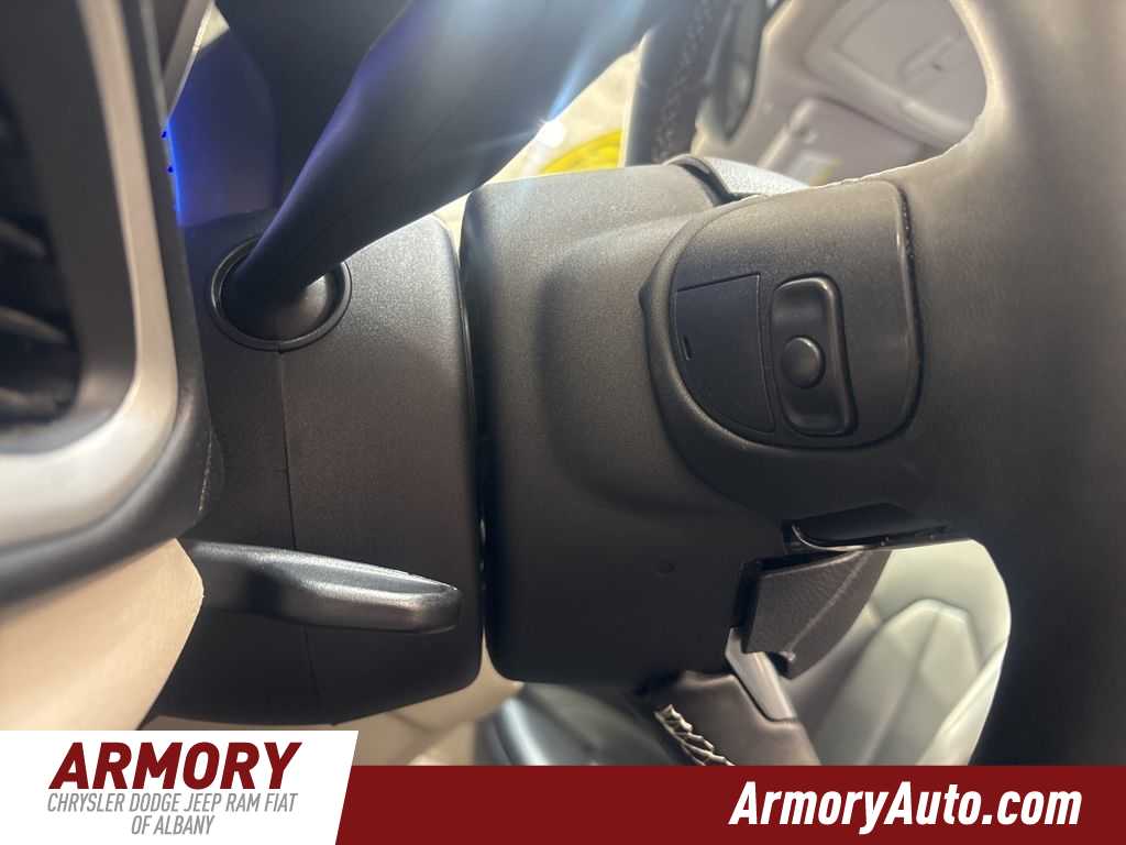 Thumbnail: 2023 Chrysler Pacifica - 11