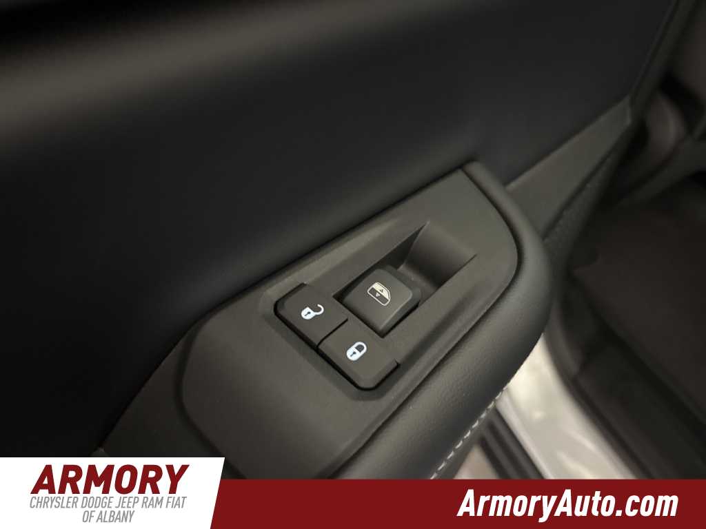 Thumbnail: 2025 Jeep Grand Cherokee - 23