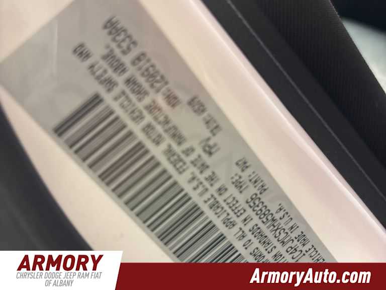 Thumbnail: 2017 Jeep Cherokee - 41