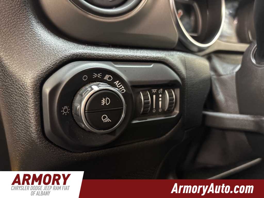 Thumbnail: 2021 Jeep Gladiator - 10