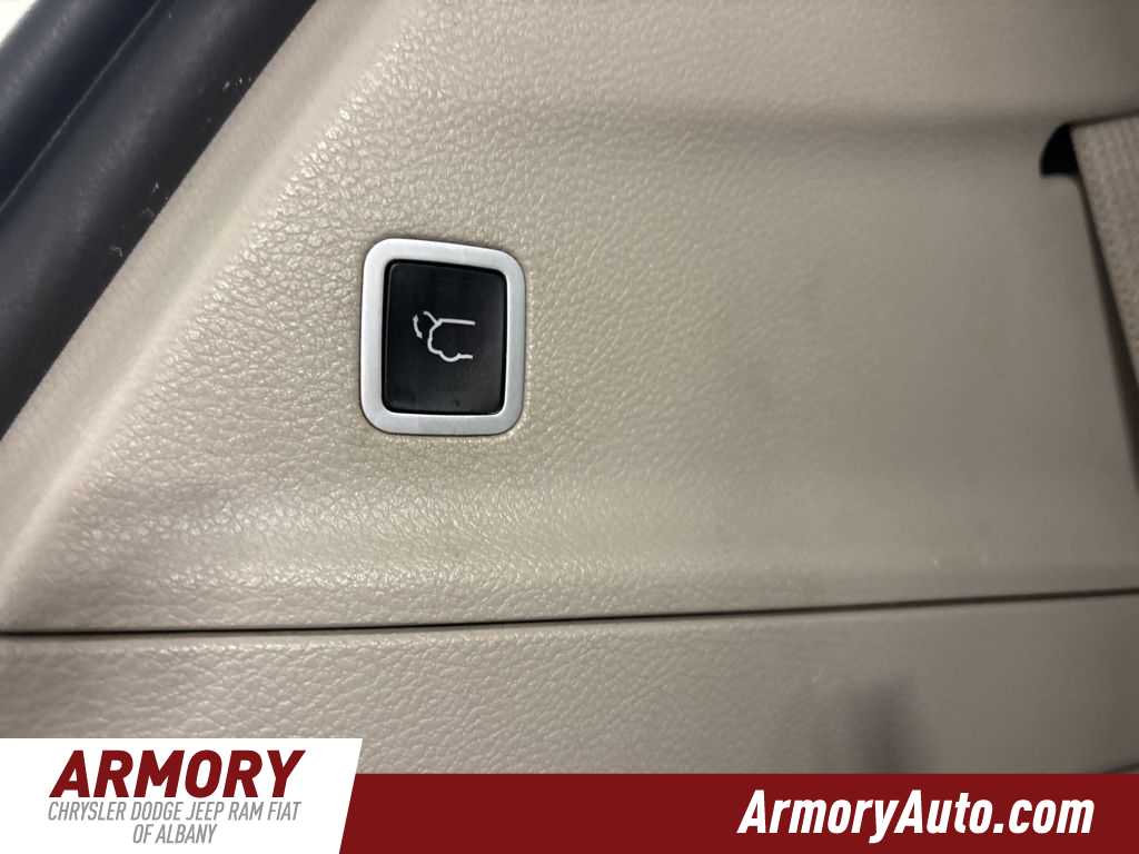 Thumbnail: 2017 Chrysler Pacifica - 30