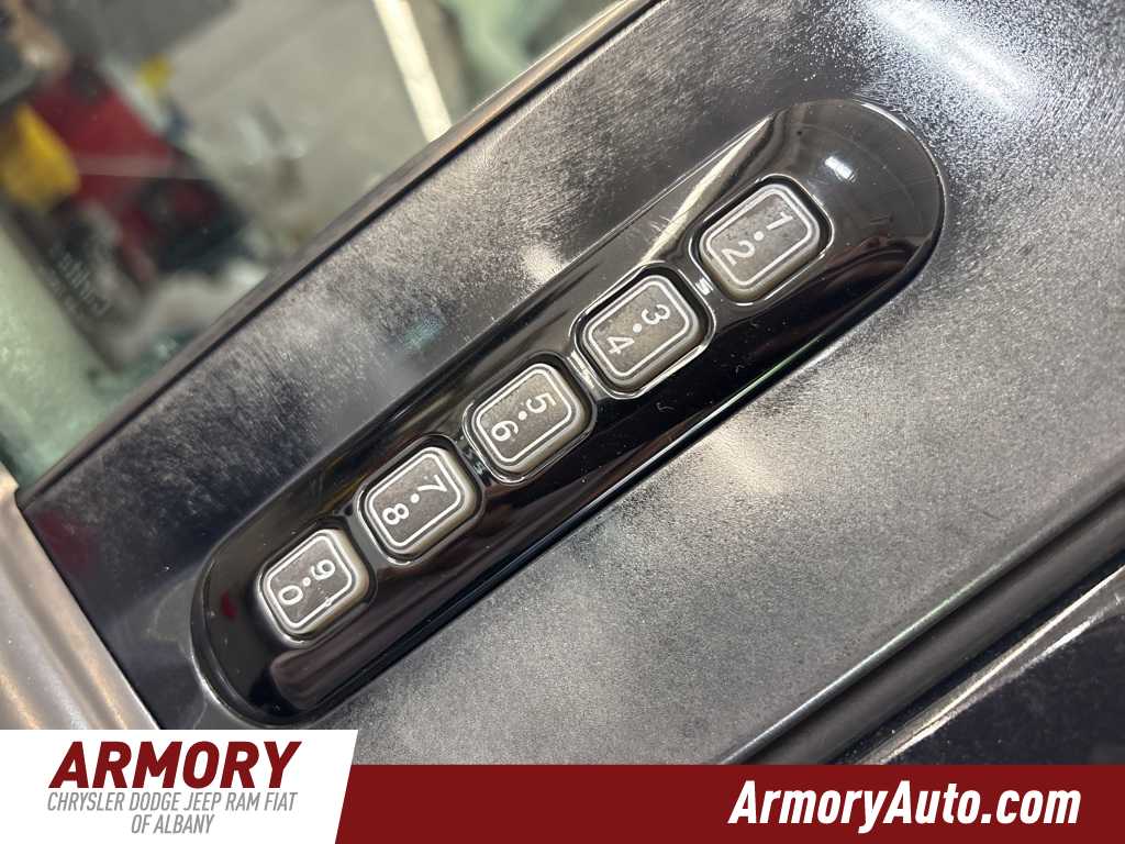 Thumbnail: 2010 Ford Explorer - 42
