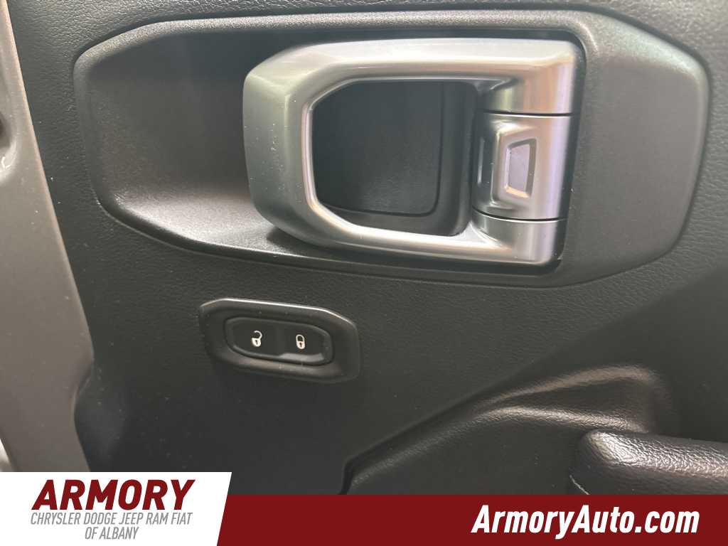 Thumbnail: 2018 Jeep Wrangler - 34