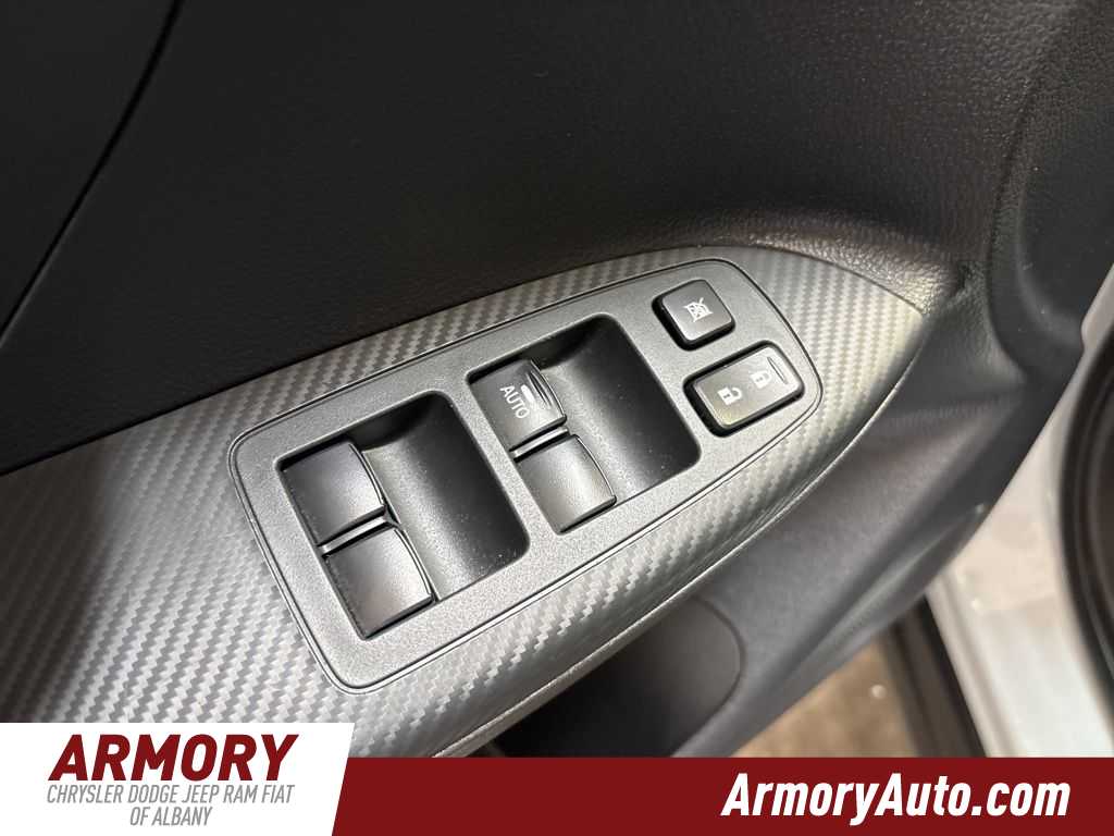 Thumbnail: 2024 Mitsubishi Eclipse Cross - 9