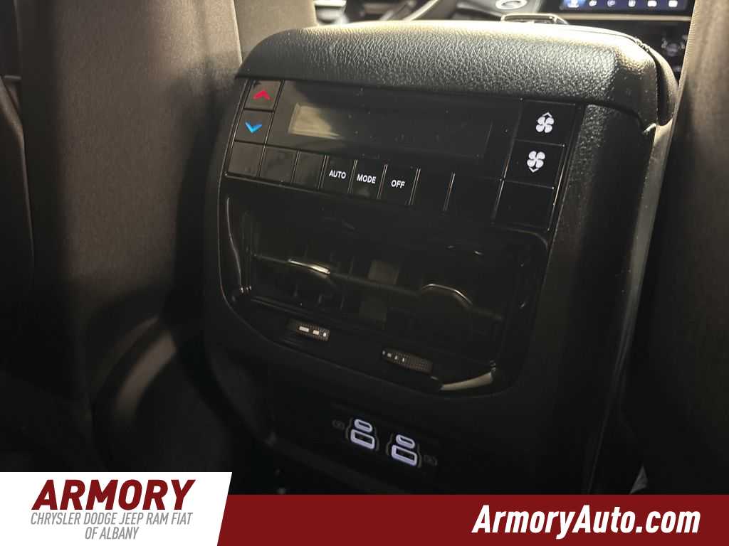 Thumbnail: 2023 Jeep Grand Cherokee L - 36