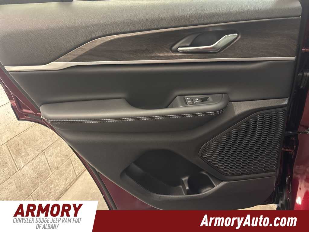 Thumbnail: 2026 Jeep Grand Cherokee - 25