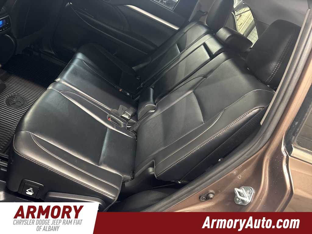 Thumbnail: 2019 Toyota Highlander - 25