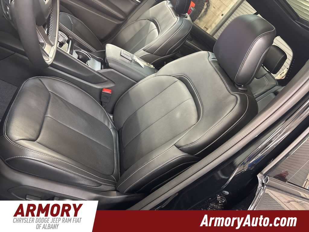 Thumbnail: 2026 Jeep Grand Cherokee - 12