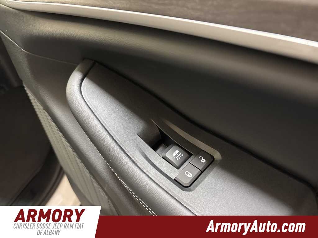 Thumbnail: 2025 Jeep Grand Cherokee - 35