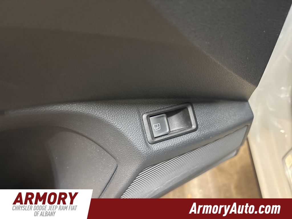 Thumbnail: 2023 Volkswagen Taos - 10