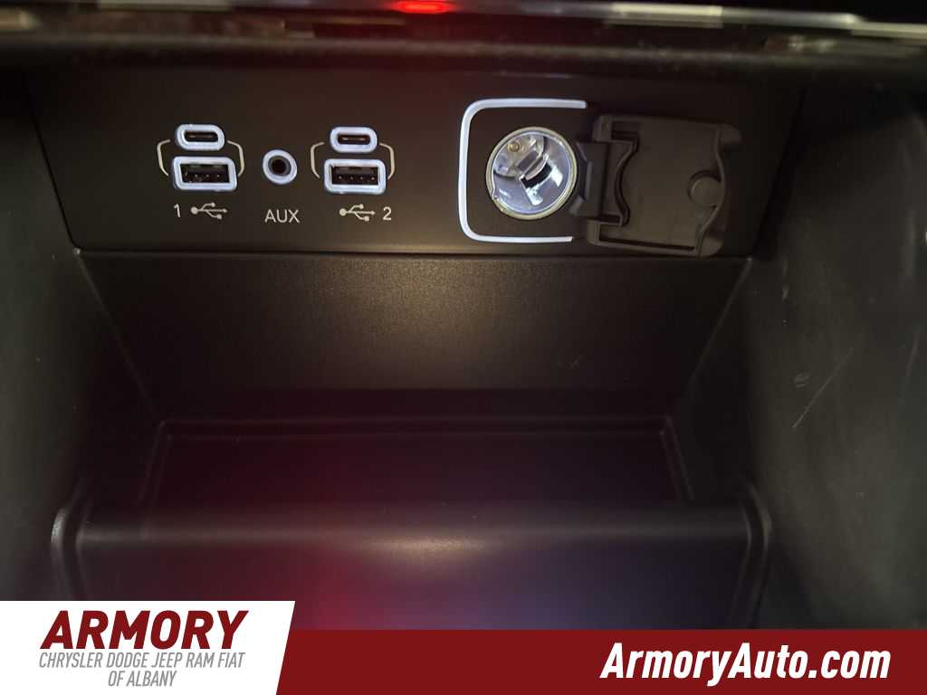 Thumbnail: 2025 Jeep Grand Cherokee - 17