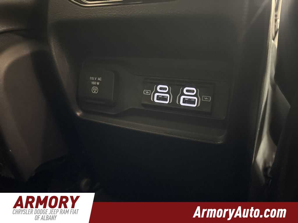 Thumbnail: 2025 Jeep Grand Cherokee - 37