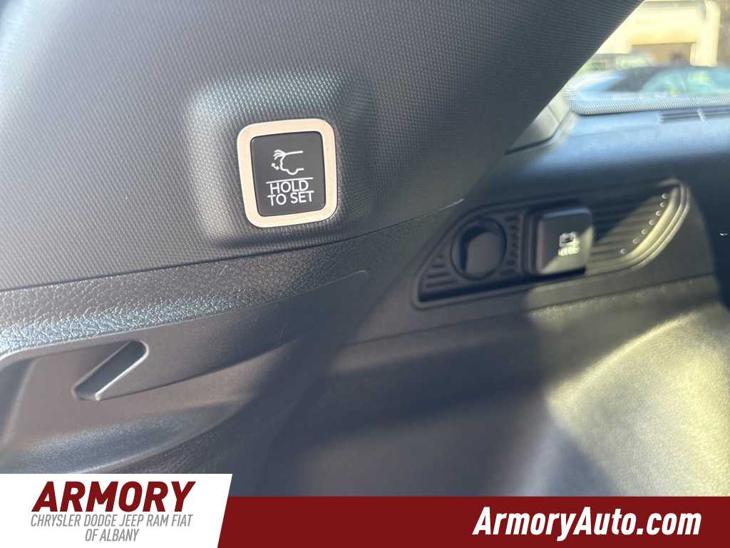 Thumbnail: 2025 Jeep Grand Cherokee - 19