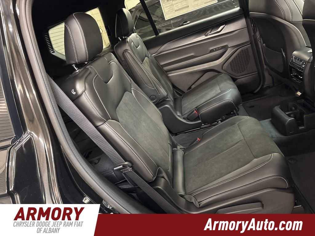 Thumbnail: 2025 Jeep Grand Cherokee L - 33