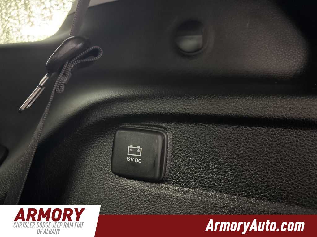 Thumbnail: 2023 Jeep Grand Cherokee L - 31