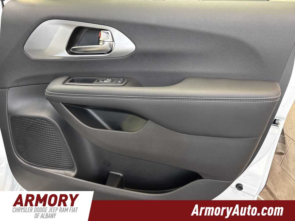 Thumbnail: 2026 Chrysler Pacifica - 37