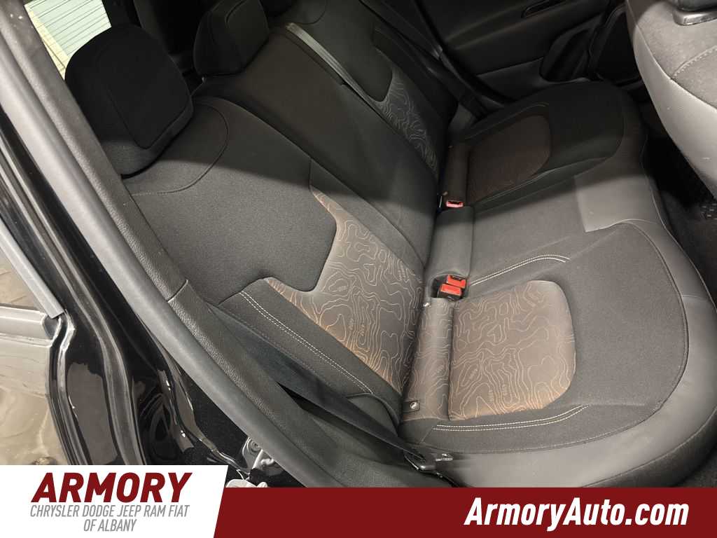 Thumbnail: 2023 Jeep Renegade - 33