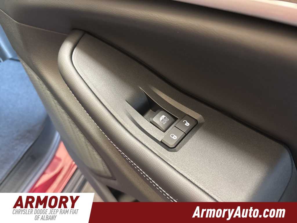 Thumbnail: 2025 Jeep Grand Cherokee - 34