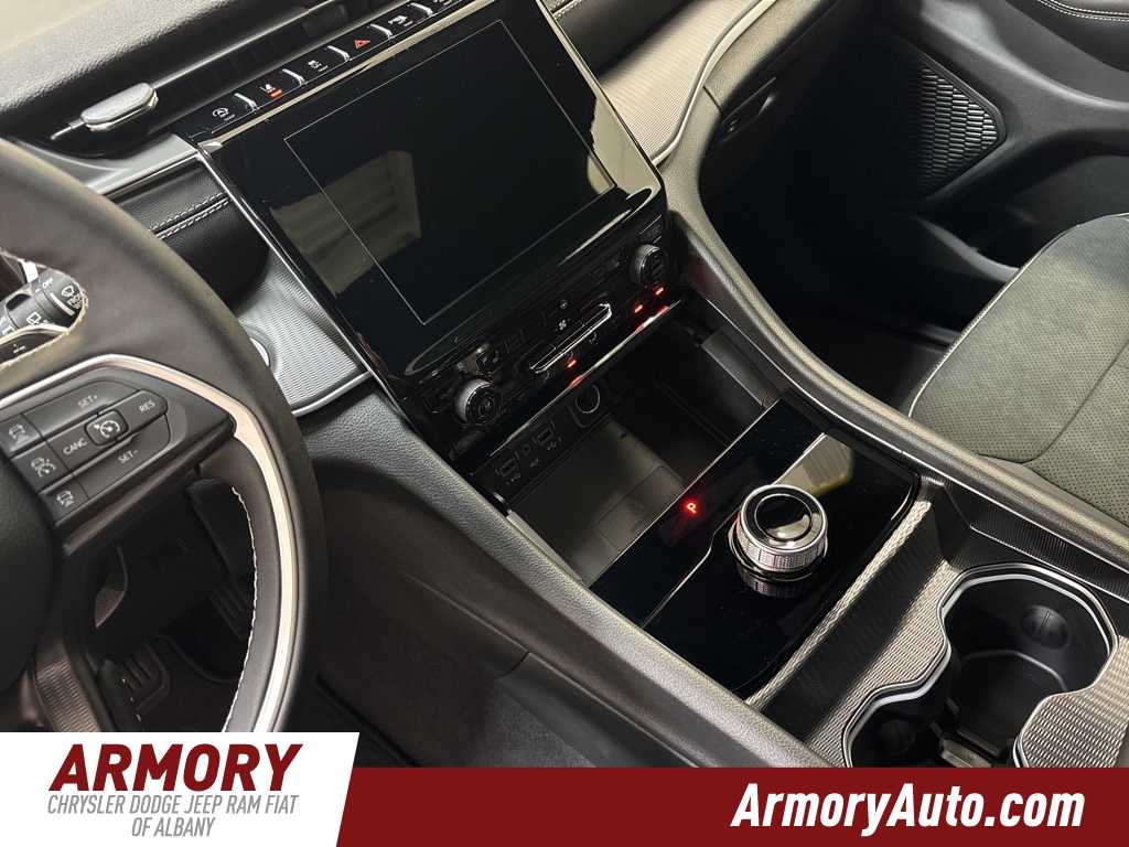 Thumbnail: 2025 Jeep Grand Cherokee - 15