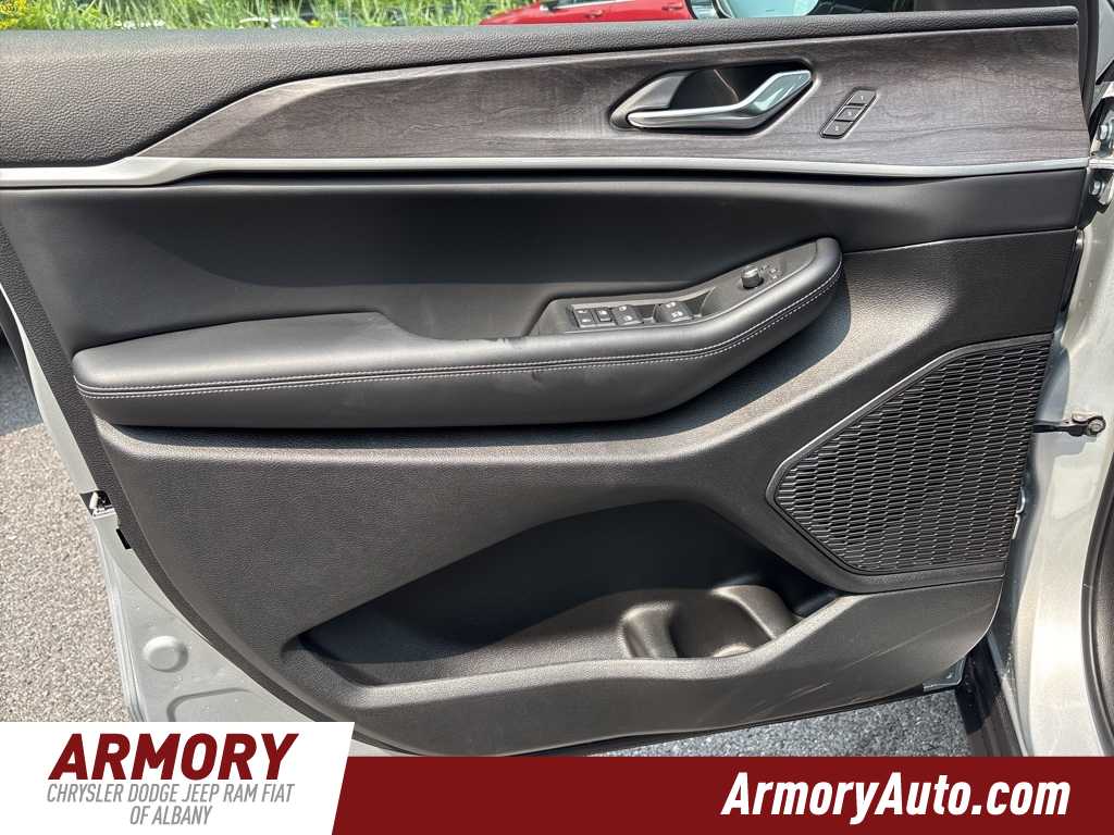 Thumbnail: 2025 Jeep Grand Cherokee - 7