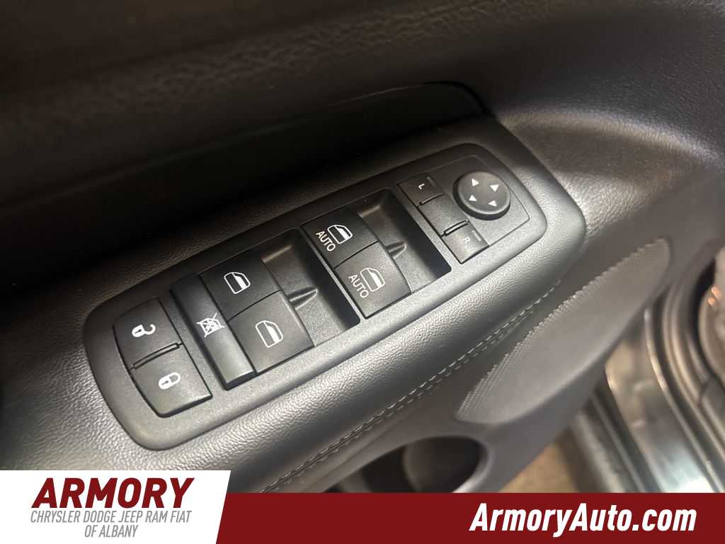 Thumbnail: 2016 Jeep Grand Cherokee - 8