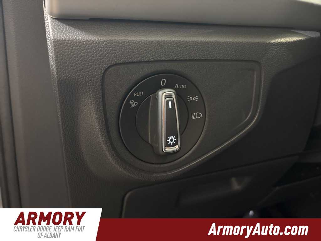 Thumbnail: 2022 Volkswagen Atlas - 12